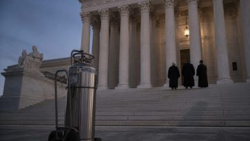 Supreme Court Pauses Alabama Nitrogen Execution, 3 Justices Balk