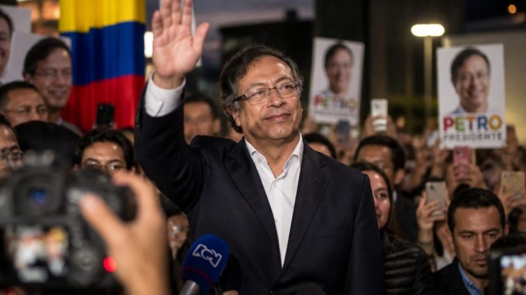 Pro-Trump Outsider Abelardo de la Espriella Surges into Runoff