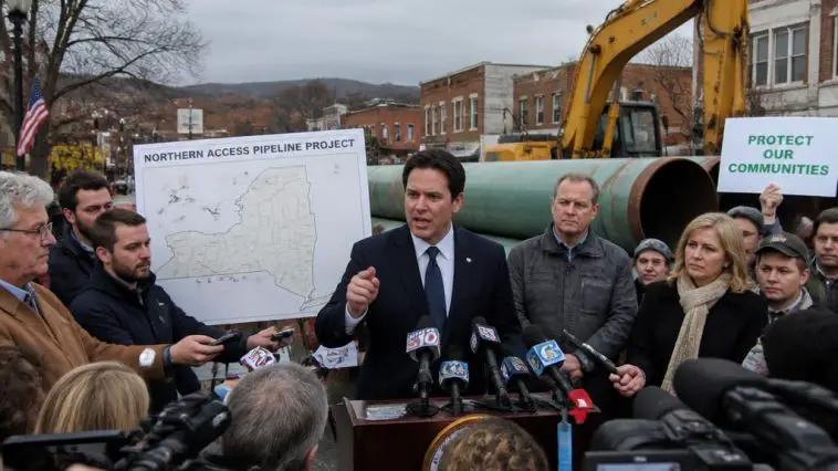 Zeldin Pressures Gov Kathy Hochul to Ease NY Pipeline Rules