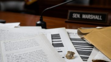 DeSantis Brands Fauci Notes a Badge of Honor After Rand Paul Leak