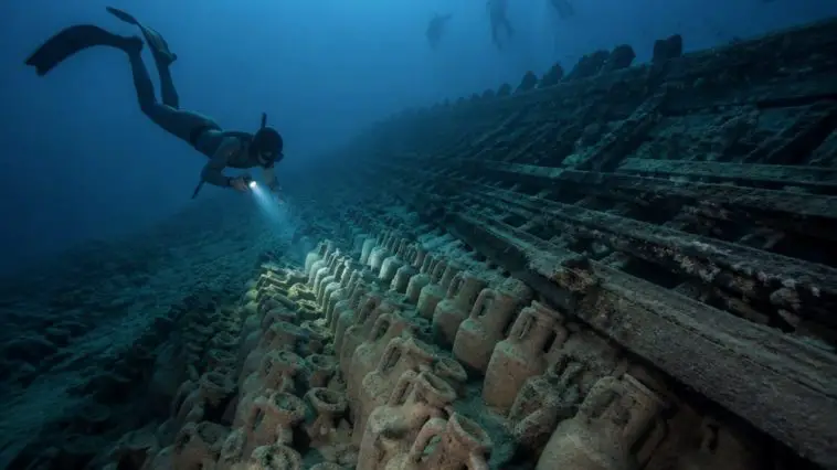 Local Diver Finds Roman Shipwreck Off Sicily, Minister Calls It Huge