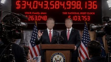 Bessent and Vice President Vance Sell Growth Slogans on $40T Debt