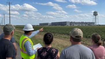 Governor Abbott Pauses Data Centers, Demands Audits to Protect Texans