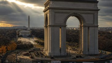 NPS Flags Trump's 250‑ft Arch; ACHP Rule Fix Could Save Project