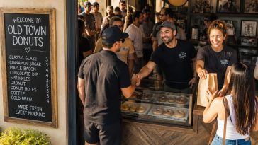 Neighbors Rush to Save Scottsdale Donut Shop After Payroll Plea