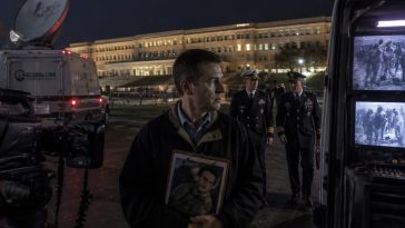 Pentagon Accused of Shopping Famed Airman to 60 Minutes