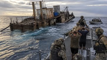 US Sinks Another Los Choneros Refueling Ship, Hands Crew to Ecuador