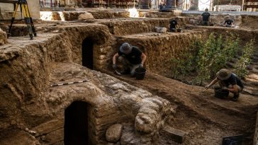 Holy Sepulchre dig reveals garden and rock tombs matching Gospel