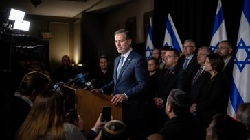 Republicans Tell VP JD Vance to Choose Tucker Carlson or Pro‑Israel