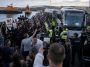 Hundreds block road in Portsmouth to stop 140 migrants