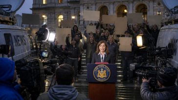 Empire Center: 64% Want Income Tax Abolished, Hochul on Edge