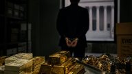 Senior CIA Exec Pleads Guilty to $194M Fraud, 298 Gold Bars