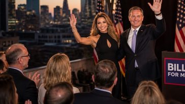 Debra Messing Dumps Hochul, Endorses Republican Bruce Blakeman